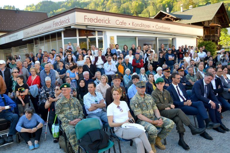 "Ich gelobe" aus 120 Kehlen: Großes Interesse an der Angelobung.
