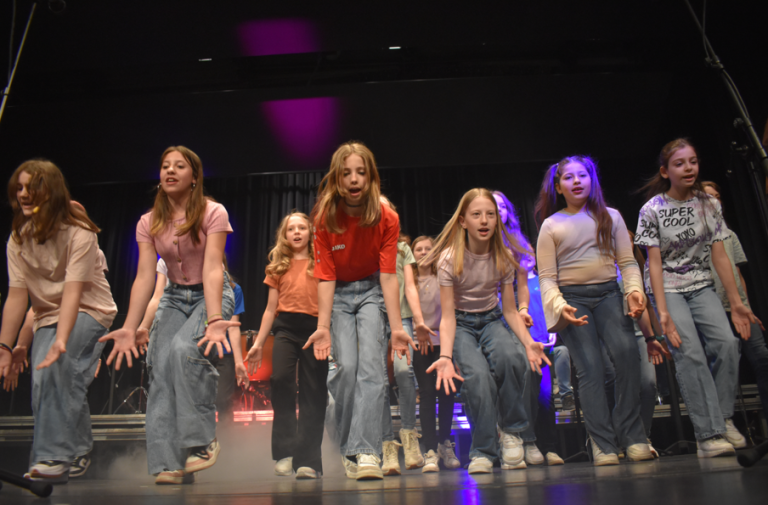 Sing and Dance zeigt die Vielfalt an der Musik.