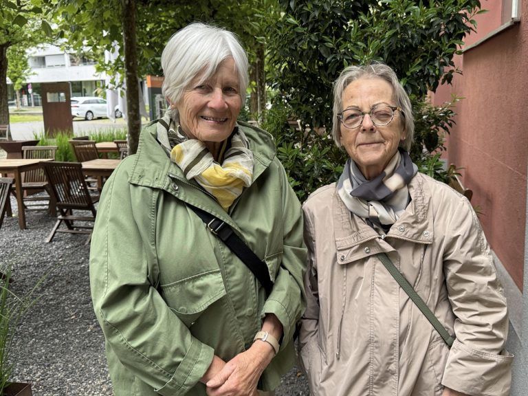 Literarisches Ereignis : Maria Vogel und Brigitte Sundl.