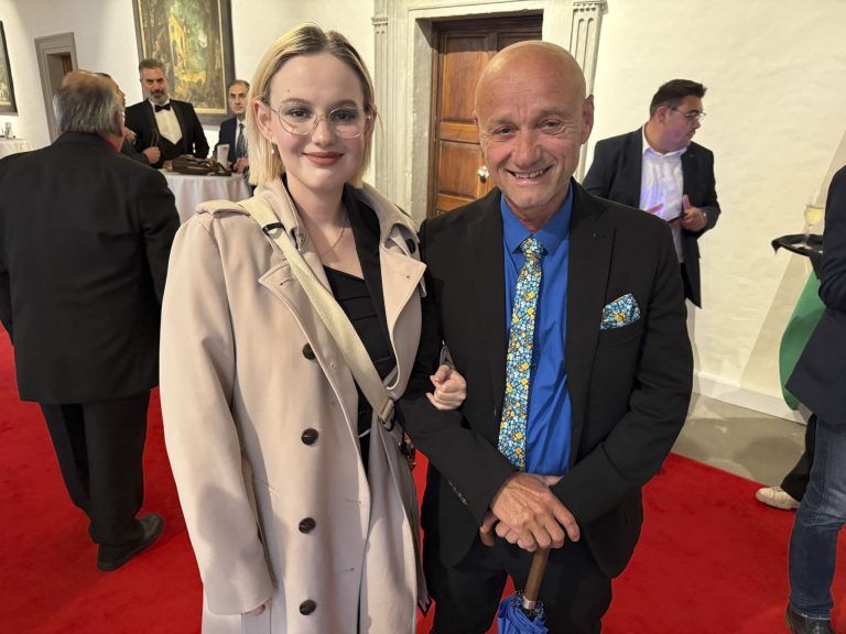Vanessa kam mit Papa Mario Hämmerle (Bares für Rares)