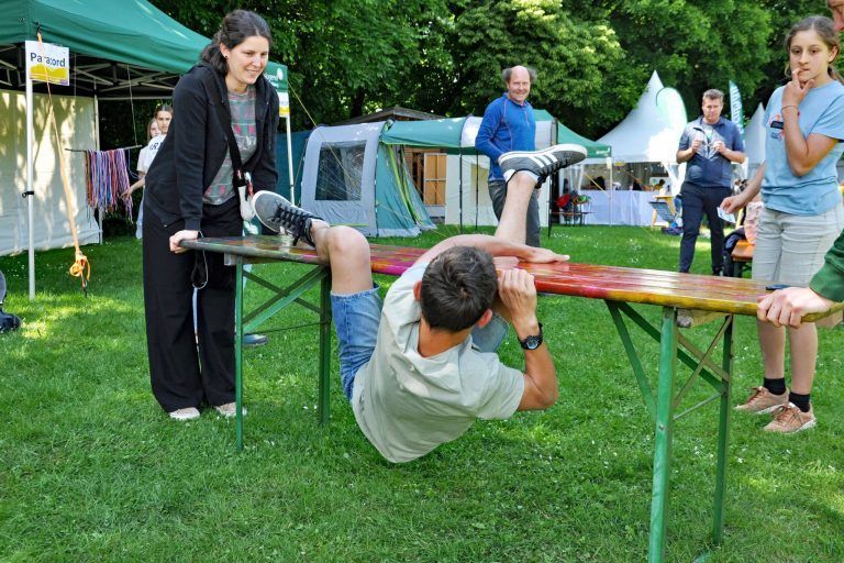 150 Jahre gemeinsam am Berg: Bei der Boulderchallenge ging es um Kraft und Schnelligkeit.