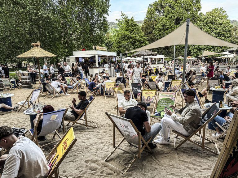 Heißer Sand und coole Drinks: Herrliches Strandambiente gibts die nächsten Monate wieder in Bregenz
