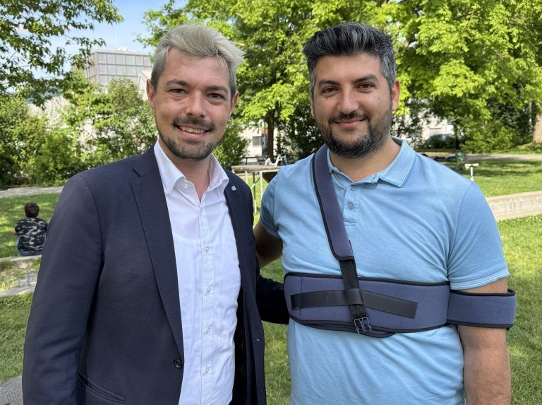 Gemeinsam für den Frieden: Stadtrat Michael Felder und ATIB Vorstand Halil Calim.