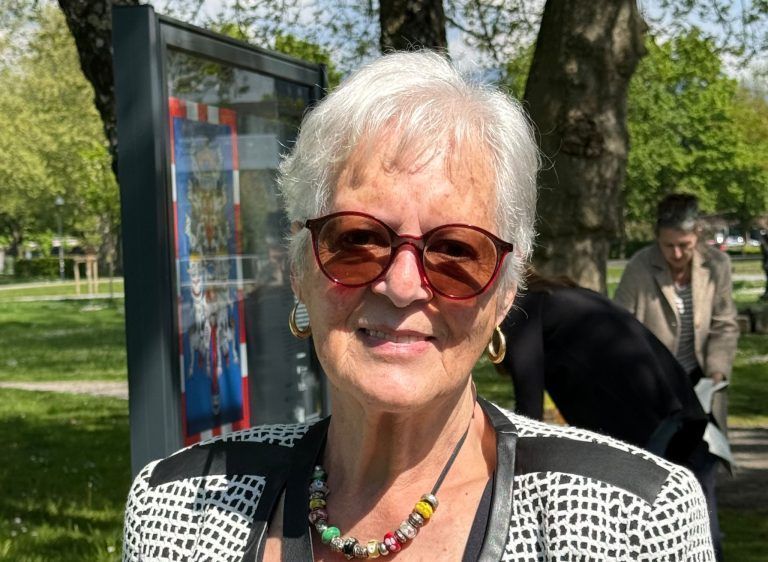 Ein Fenster in ein buntes Universum: Elisabeth Schwabl schätzt das Angebot des Sozialsprengels sehr.