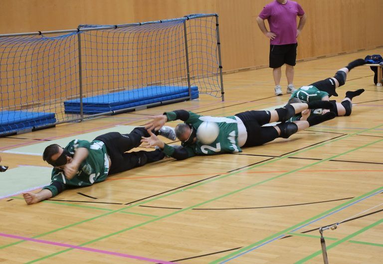 Volles Haus im Zeichen des Torballs: Internationale Teams trafen sich in Dornbirn zum traditionsreichen Herrentorballcup – ein sportliches Fest der Inklusion und Fairness.