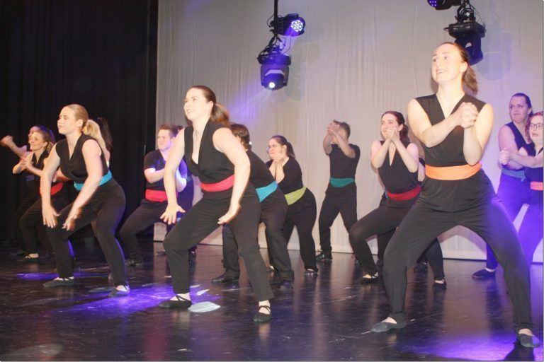 „Sing and Dance“ feiert Einzigartigkeit: Tanzhaus Hohenems: Der Auftritt war vom Allerfeinsten.