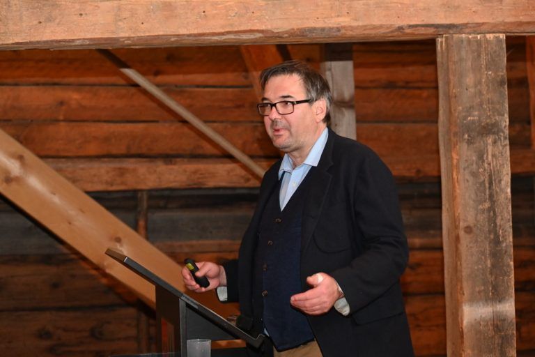 Junge Menschen für die Geschichte des Tales begeistern: Christof Thöny gab Einblicke in die Arbeit des Museumsverein Klostertal.