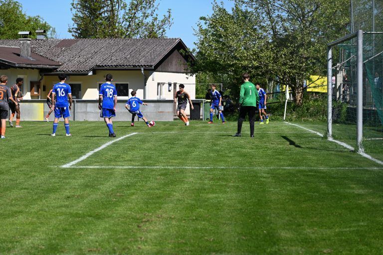 Dornbirn gewinnt Fußball-Polycup: Die Buben waren mit vollem Einsatz dabei.