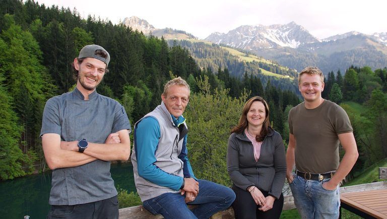 Das Team um Neupächter Jürgen und Bernadette Konzett feiern am Sonntag ihren Eröffnungstag und den Saisonstart KRS