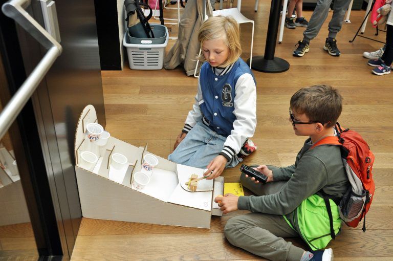 Stadtbibliothek wurde zum Forschungslabor: Überall gab es Mitmachstationen.