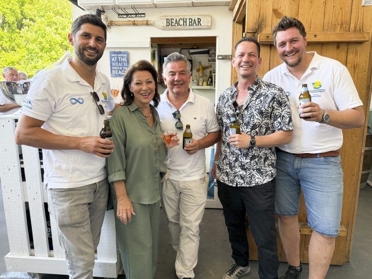 Stefan Köb, Daniela und Martin Berthold, Robert S. Salant sowie Roberto Kühr eröffneten die BeachBar Saison 2025