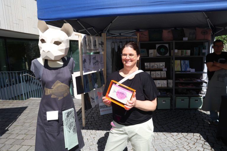 Vielfältiges Angebot für mehr Lebensfreude: Julia Dandler setzt auf Siebdruck-Vielfalt.