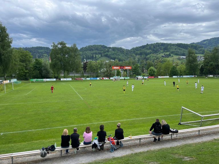 Torreicher Nachmittag im Höchster Rheinaustadion: Der FC Höchst unterlag dem SV Frastanz daheim mit 0:4.
