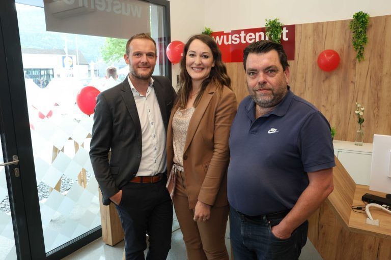 Einstand von Vollfinanzdienstleister: Manuel Edenhofer, Julia Müller und Wolfgang Raunicher.