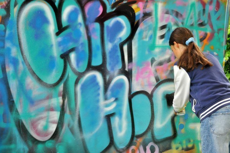 Lernen ohne Druck: Mit der Beteiligung aller Schüler entstand ein Gesamt-Graffiti-Kunstwerk.