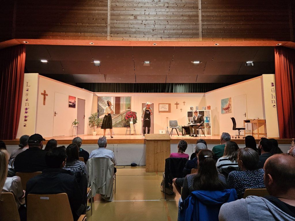 Theatergruppe Lasanggabühne Raggal begeisterte bei Premiere