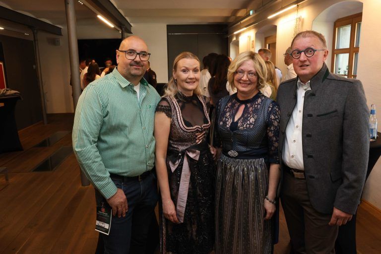 Zwei "Löschmittel" auf einem Nenner: Jürgen und Tanja Baldauf, Edith und Andreas Batlogg.