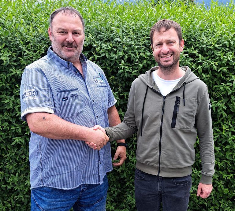 Andreas von der Thannen (r.) mit Sportchef Dietmar Hochmayr wird neuer Viktoria Bregenz Trainer. 