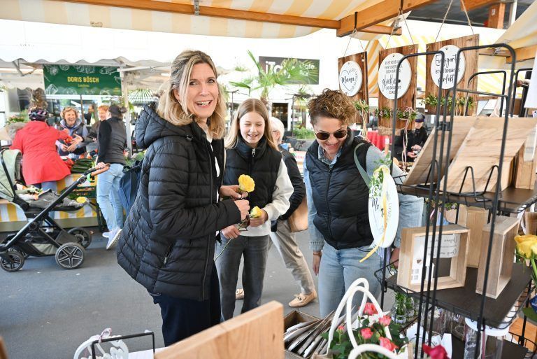 Der Muttertagsmarkt in Lustenau lockte zahlreiche Besucher an. 