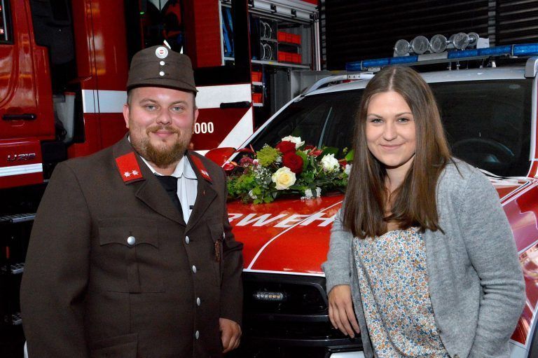 Stimmungsvolles Brauereifest mit Fahrzeugsegnungen: Lukas Rieder und Chiara Ender