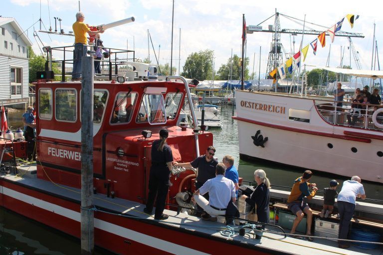 Ein Festival der Schiffs-Nostalgie: Auch das Feuerwehrboot Föhn hatte beim Tag der Historischen Schifffahrt seinen großen Auftritt.