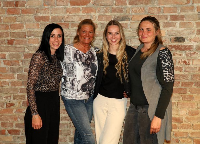 Jahreshauptversammlung der Hörbranzer Raubritter: erfolgreiche Kindergardetrainerinnen: Anna-Lena Gartner-Hößl, Lesley Gerbis, Noelle Lissy, Melissa Entlicher (vlnr)