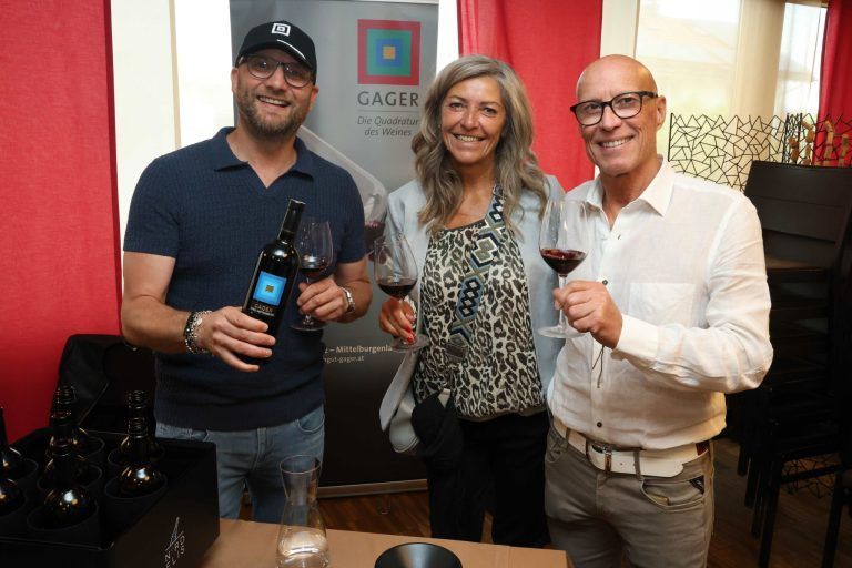 Wein und Kulinarik zum Jubiläum: Win zer Horst Gager, Erika Frei und Gerhard Hämmerle.