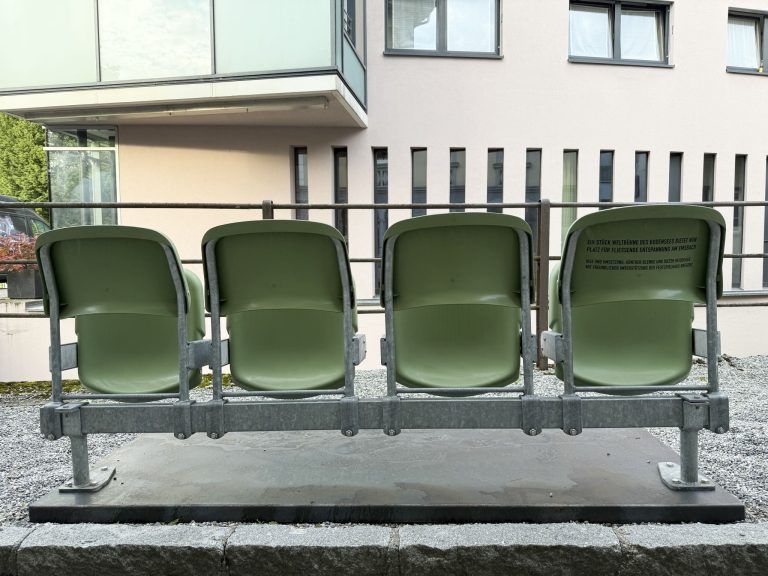 Neu am Emsbach: Installation Weltbühne des Bodensee (Günther Blenke und Dieter Heidegger)