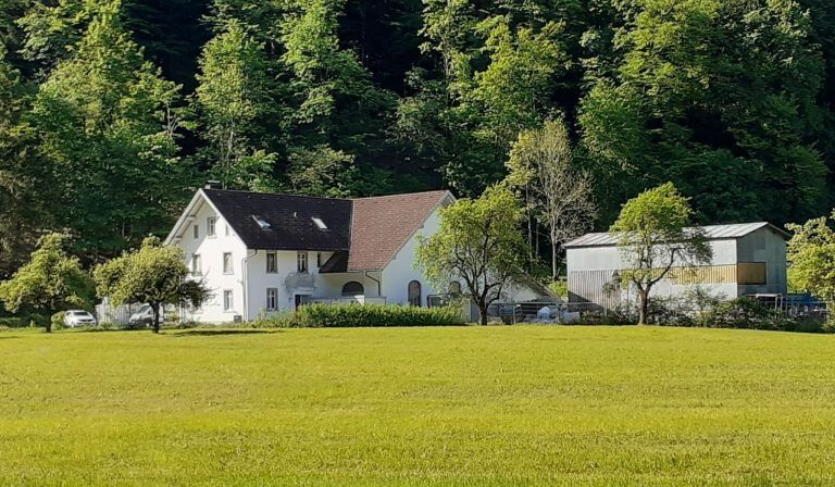 Das ehemalige E-Werk wird heute von einer Verputzer-Firma genutzt. (Foto: OS)
