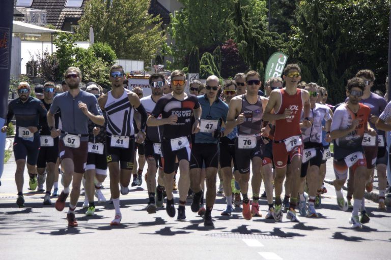 Doppelsieg für Künz-Brüder – Raphael siegt bei Jugend: Start vom Duathlon in Ruggell.