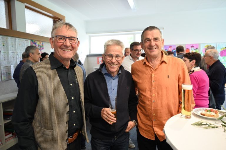 Lebendiger Ort des Lernens: Die ehemaligen langjährigen Lehrer Willi Schneller, Florian Walch und Wilfried Muther feierten das 50jähriges Bestehen mit.