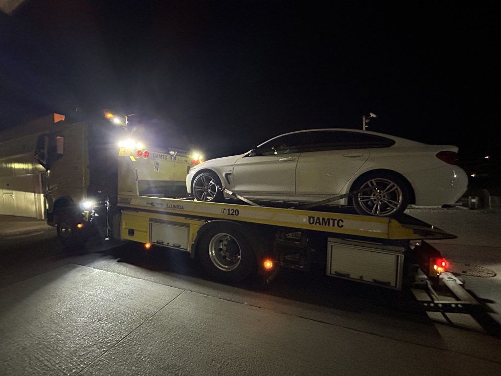 Illegales Straßenrennen im Ried: Vorarlberger Polizei beschlagnahmt Raser-Autos