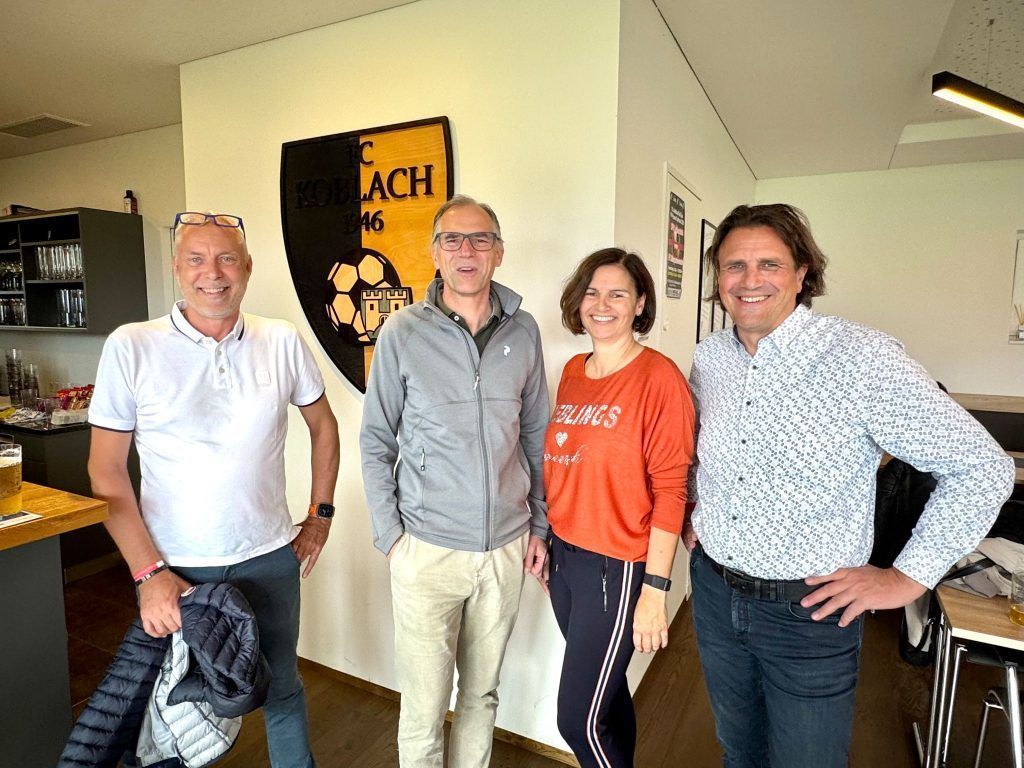 Viel Prominenz und beste Stimmung