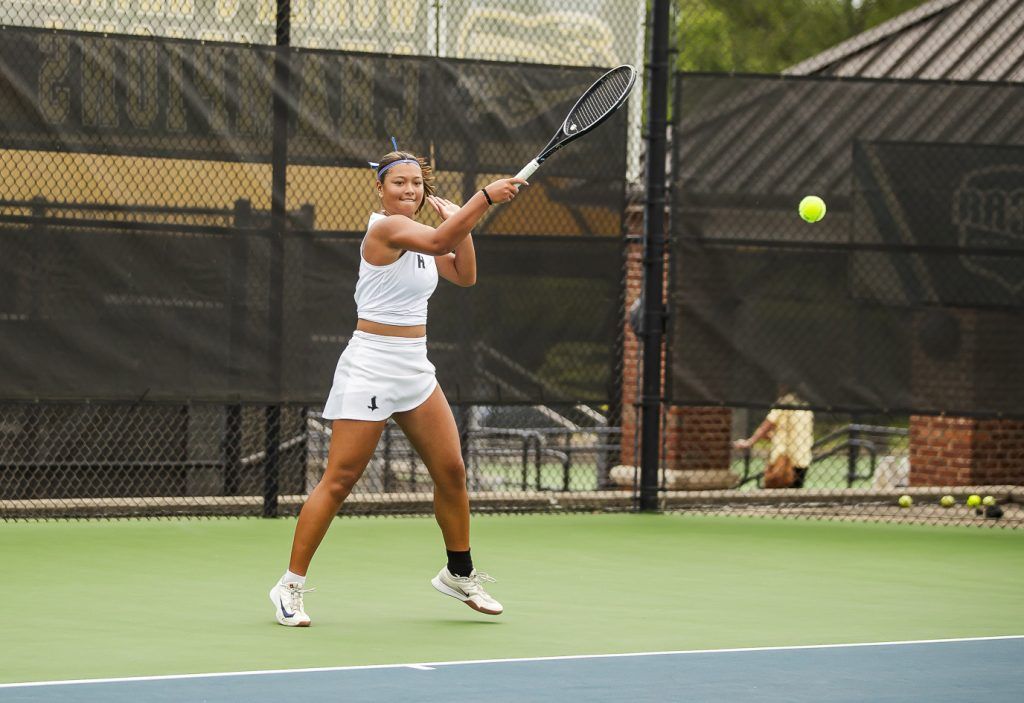 US-Tennis-Krone in Bürser Händen