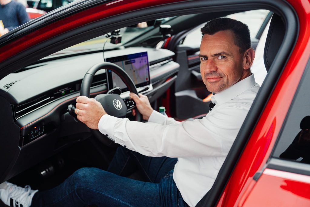 VW-Vorstand sicher: &#8220;Das Auto fährt in Zukunft batterieelektrisch&#8221;
