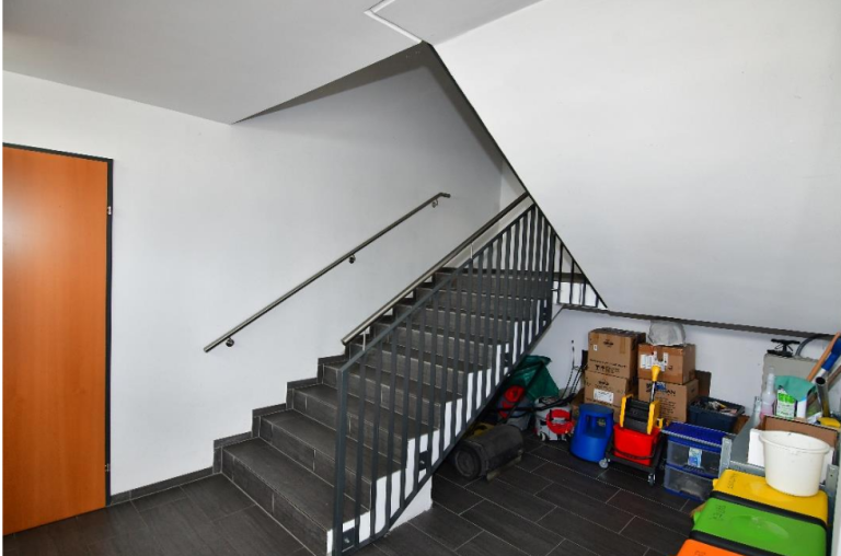 Zwangsversteigerung Geschäftsgebäude