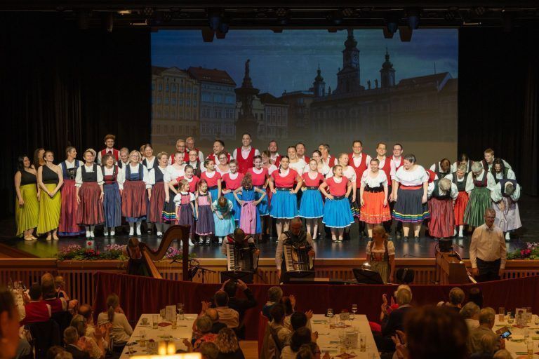 Trachtengruppe Lustenau; Tanzgruppe; Muttertag