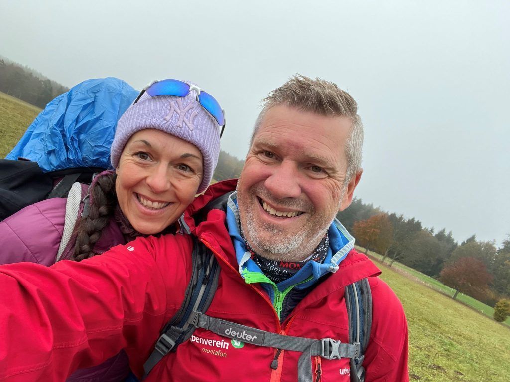 „Bergtour unseres Lebens“: Dieses Paar wagt den Sprung ins Ungewisse