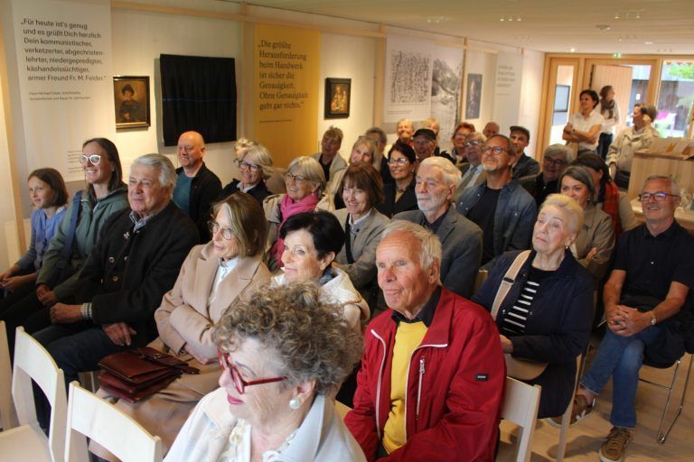 Von wegen Museen sind verstaubt . . .: Volles Haus bei den Theatervorführungen der Heimatbühne Schoppernau.