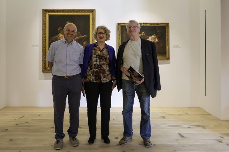 Kunst und Mode vereint: Unter den Besuchern Ortschronist Johann Aberer, Kunsthistorikerin Bettina Baumgärtel und Kunstliebhaber Kurt Grabher