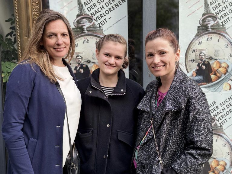 Poesie, Proust und ein Stück Kuchen: Angelika Winder, Sophie Lehner und Oksana Sartakova.