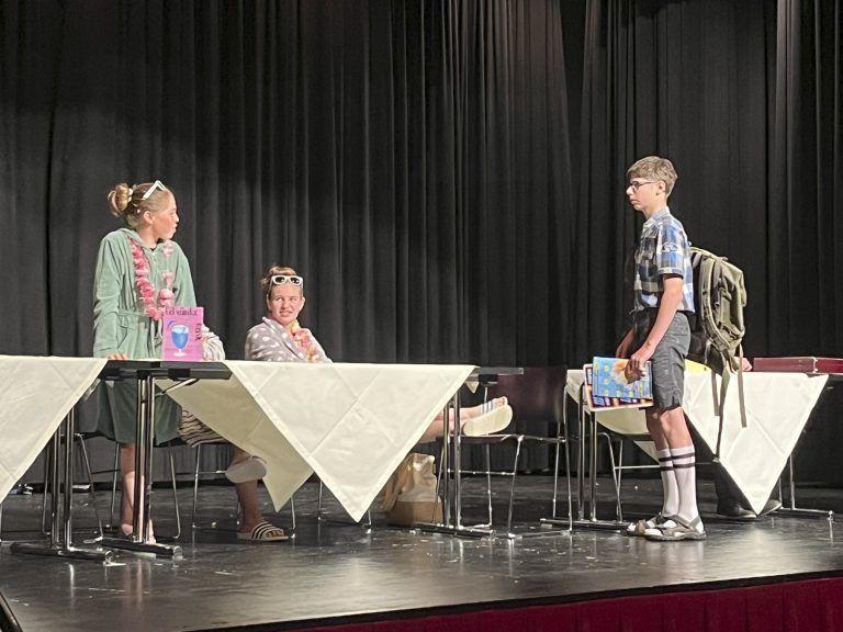 „Tropical Night“ Ein Abend voller Spaß und Talent: Auch in Englischer Sprache gab es Aufführungen