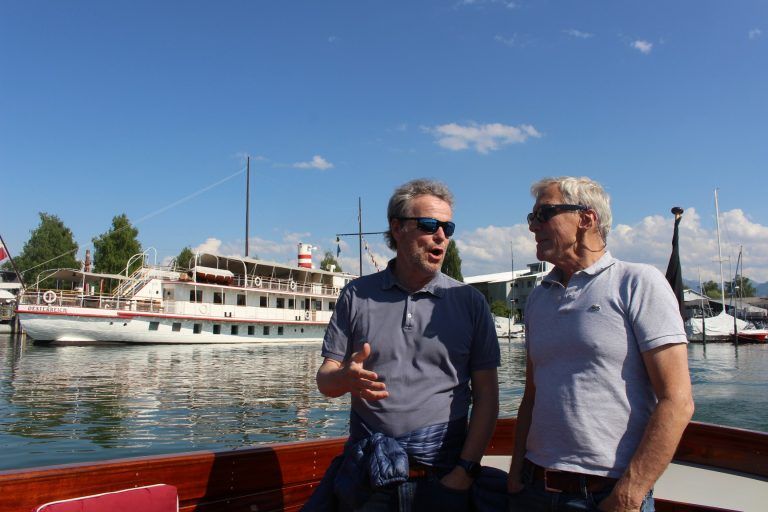 Ein Festival der Schiffs-Nostalgie: An Bord der MS Altenrhein spinnen Günther Lehner und David Dornier wohl Seemannsgarn.