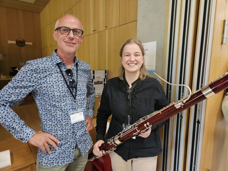 Zuhören, mitmachen, ausprobieren: Unterrichten an der Musikschule Bregenzerwald: Anja Niederwolfsgruber und Gilbert Hirtz.