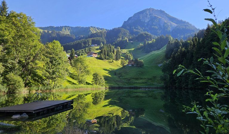 ... komm mit zum Seewaldsee: Der idylische Seewaldsee in Fontanella zieht Menschen aus Nah und Fern an und ist ein beliebtes Ausflugsziel KRS