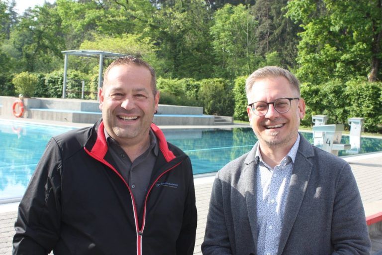Erlebnisbad Frutzau unter neuer Führung: Michael Schnetzer (r.) und Rene Maurer blicken sehr optimistisch in die Zukunft.