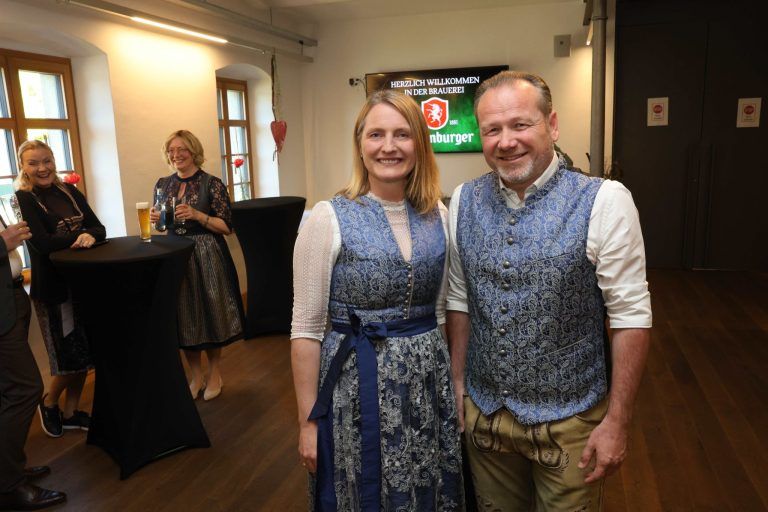 Zwei "Löschmittel" auf einem Nenner: Angelika Benzer und Abgeordneter Harald Witwer.