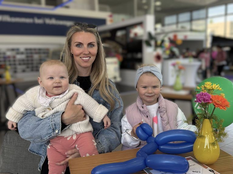 Mobilität und Leidenschaft: Nadine mit Lia und Liv.