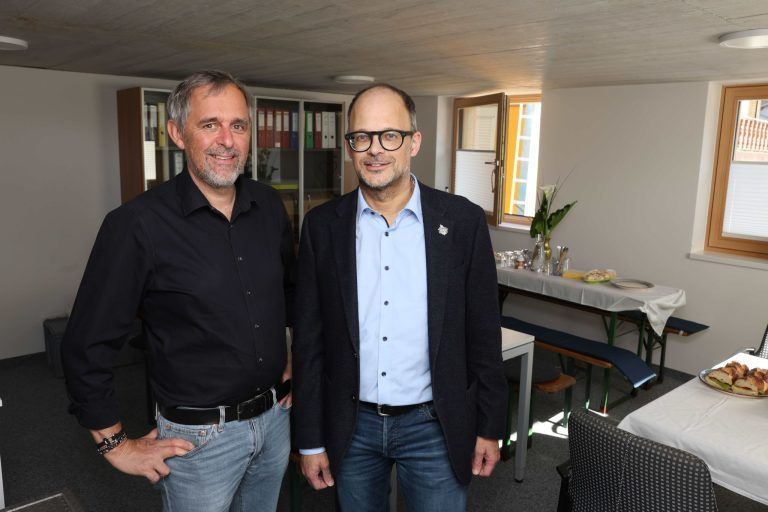 Hofsteigkarte auf Wachstumskurs: Gerald Klocker (Gemeindefinanzen) und Amtsleiter Martin Vergeiner.