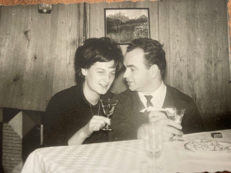 Nachruf auf Dr. Gerold Breuß: Kompetenz und Gemeinwohl: Gerold und Lotte Breuß im Advent 1965.